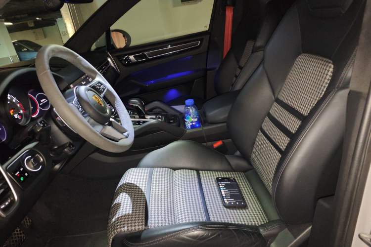 Used Porsche Cayenne 2019 Cayenne Coupé 3.0T Left Front Seat