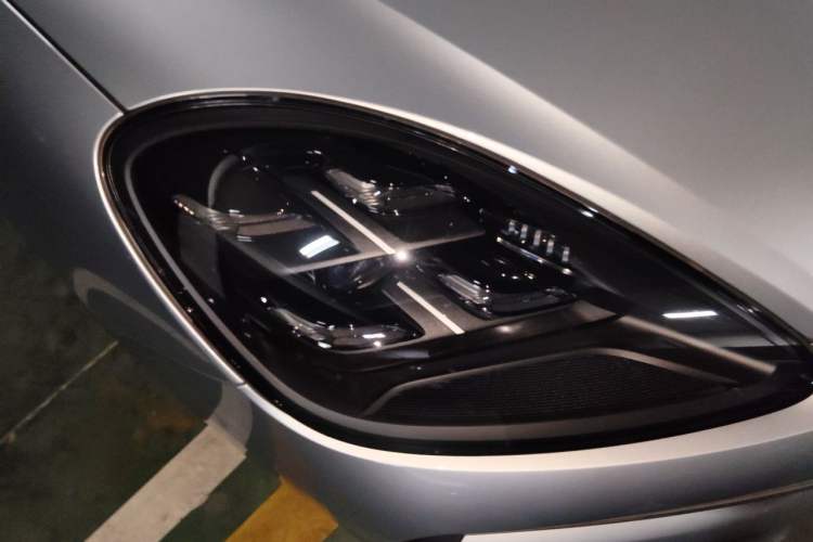 Used Porsche Cayenne 2019 Cayenne 3.0T Right Front Headlight