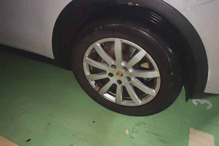 Used Porsche Cayenne 2019 Cayenne 3.0T Right Front Wheel Hub