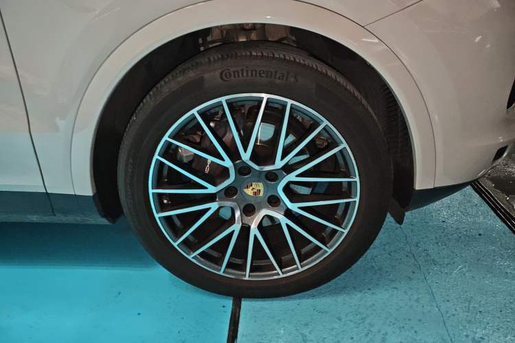 Used Porsche Cayenne 2019 Cayenne 3.0T Right Front Wheel Hub