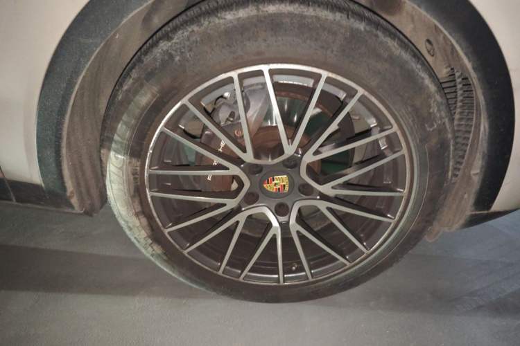 Used Porsche Cayenne 2019 Cayenne 3.0T Right Front Wheel Hub