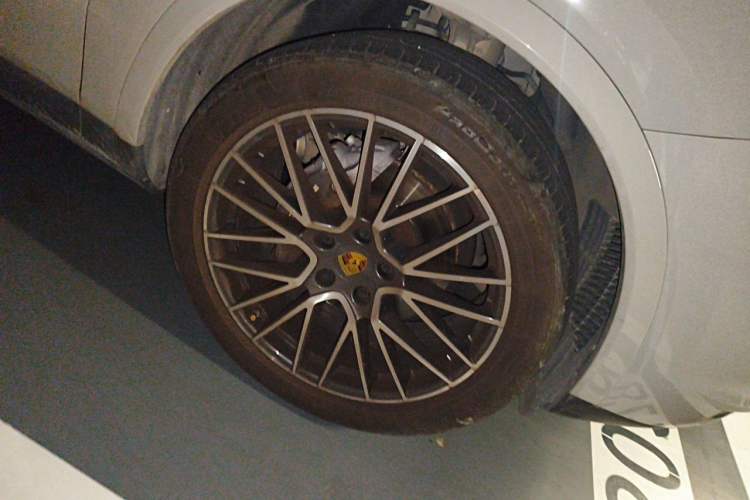 Used Porsche Cayenne 2019 Cayenne Coupé 3.0T Right Front Wheel Hub