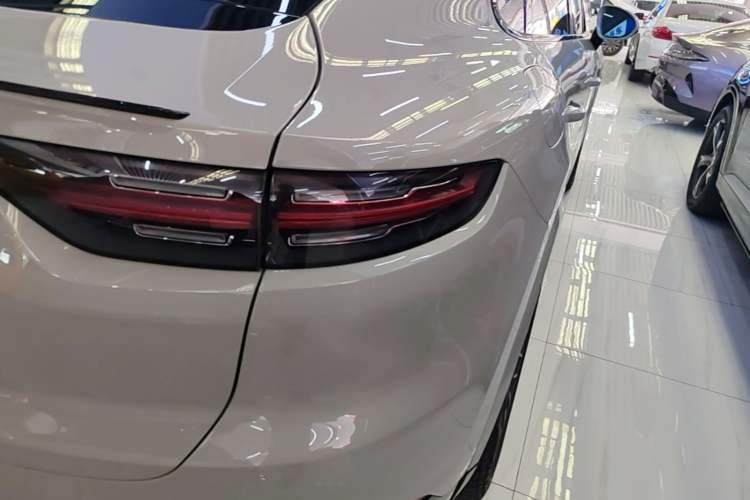 Used Porsche Cayenne 2019 Cayenne Coupé 3.0T Right Rear Taillight