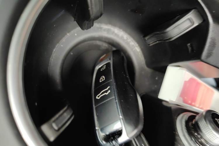 Used Porsche Cayenne 2019 Cayenne Coupé 3.0T Vehicle Key