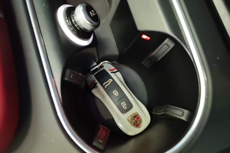 Used Porsche Cayenne 2019 Cayenne Coupé 3.0T Vehicle Key
