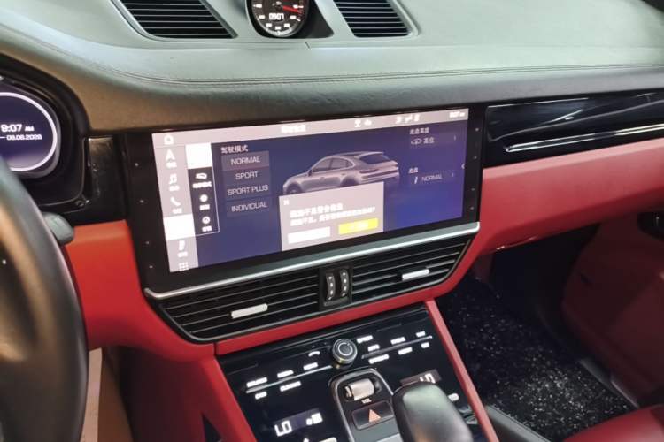 Used Porsche Cayenne 2019 Cayenne Coupé 3.0T Audio And AC Panel