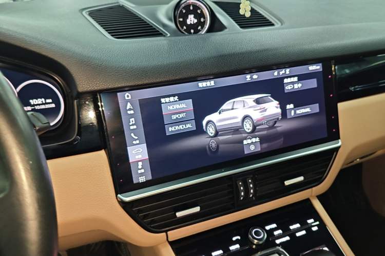 Used Porsche Cayenne 2019 Cayenne 3.0T Audio And AC Panel