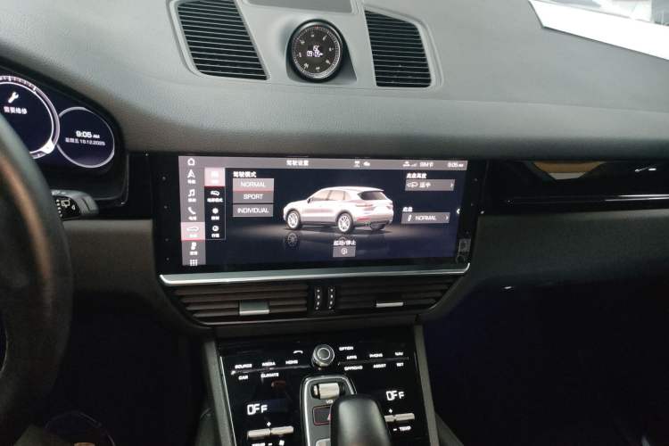Used Porsche Cayenne 2019 Cayenne 3.0T Audio And AC Panel