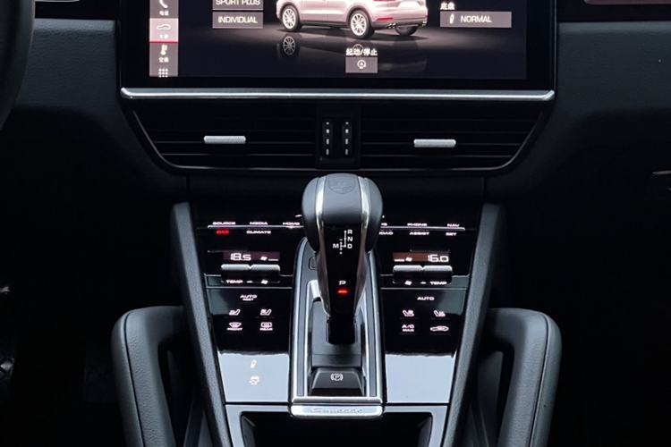 Used Porsche Cayenne 2019 Cayenne 3.0T Audio And AC Panel