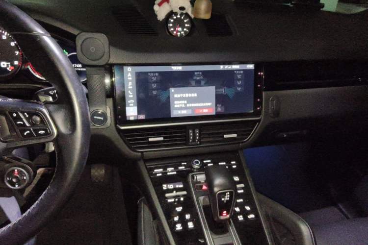 Used Porsche Cayenne 2019 Cayenne Coupé 3.0T Audio And AC Panel