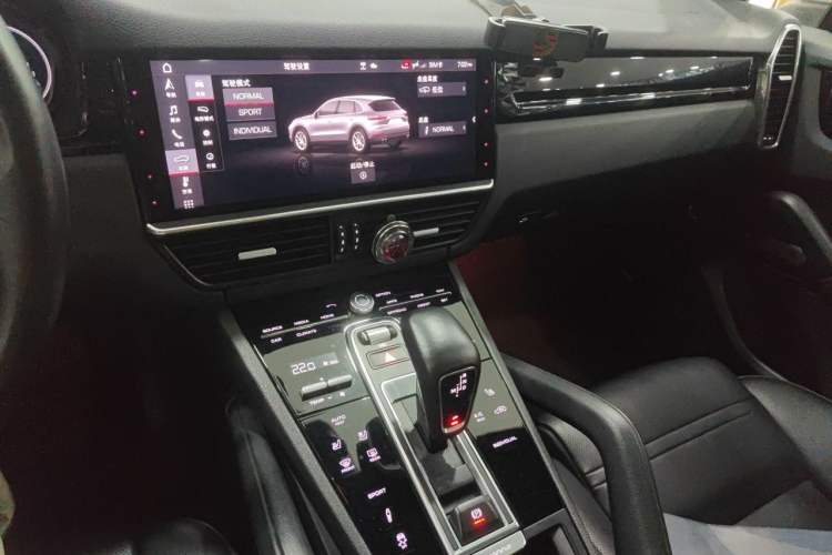 Used Porsche Cayenne 2019 Cayenne 3.0T Audio And AC Panel