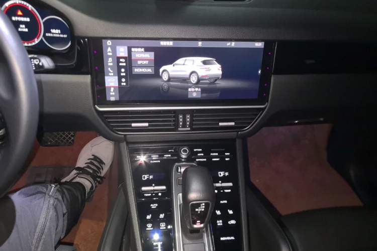 Used Porsche Cayenne 2019 3.0T U.S. specification Audio And AC Panel