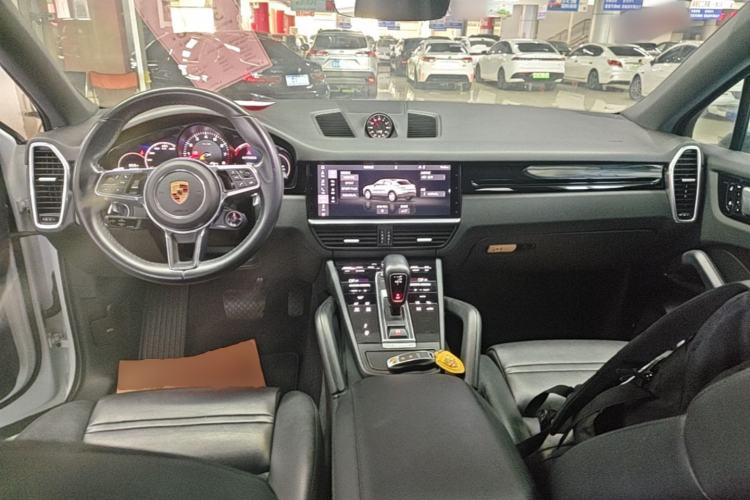 Used Porsche Cayenne 2019 Cayenne Coupé 3.0T Center Console