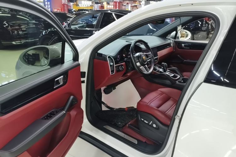 Used Porsche Cayenne 2019 Cayenne Coupé 3.0T Driver Seat