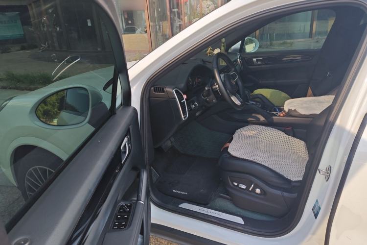 Used Porsche Cayenne 2019 Cayenne Coupé 3.0T Driver Seat
