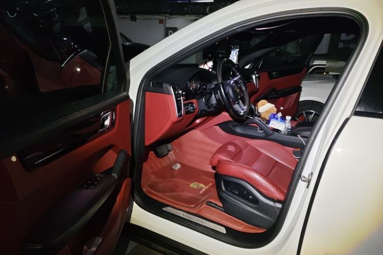 Used Porsche Cayenne 2019 Cayenne Coupé 3.0T Driver Seat