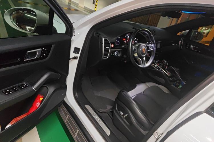 Used Porsche Cayenne 2019 Cayenne Coupé 3.0T Driver Seat