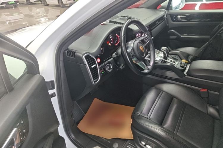 Used Porsche Cayenne 2019 Cayenne Coupé 3.0T Driver Seat