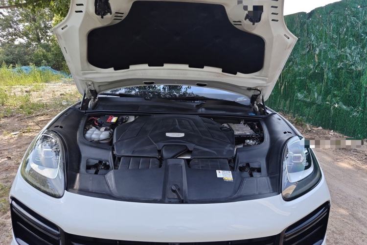 Used Porsche Cayenne 2019 Cayenne 3.0T Engine Bay