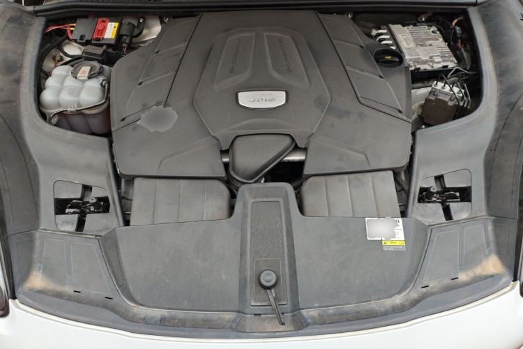 Used Porsche Cayenne 2019 Cayenne 3.0T Engine Bay