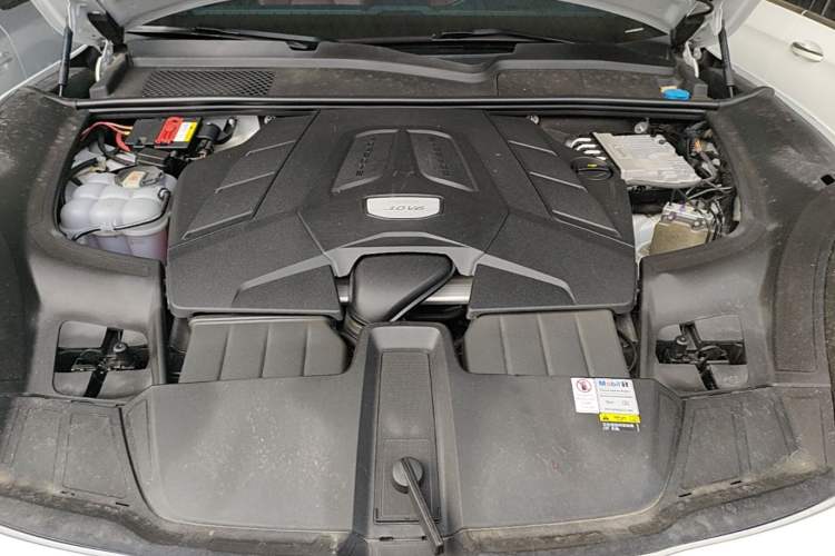 Used Porsche Cayenne 2019 Cayenne 3.0T Engine Bay