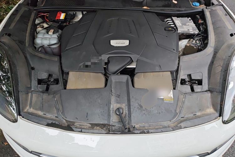 Used Porsche Cayenne 2019 Cayenne 3.0T Engine Bay