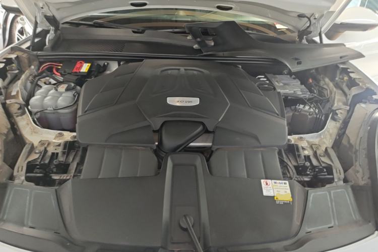 Used Porsche Cayenne 2019 Cayenne Coupé 3.0T Engine Bay
