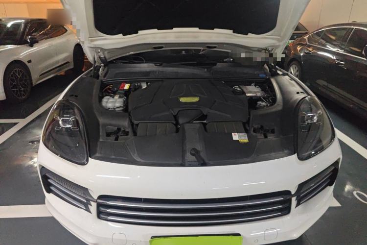 Used Porsche Cayenne 2019 Cayenne 3.0T Engine Bay