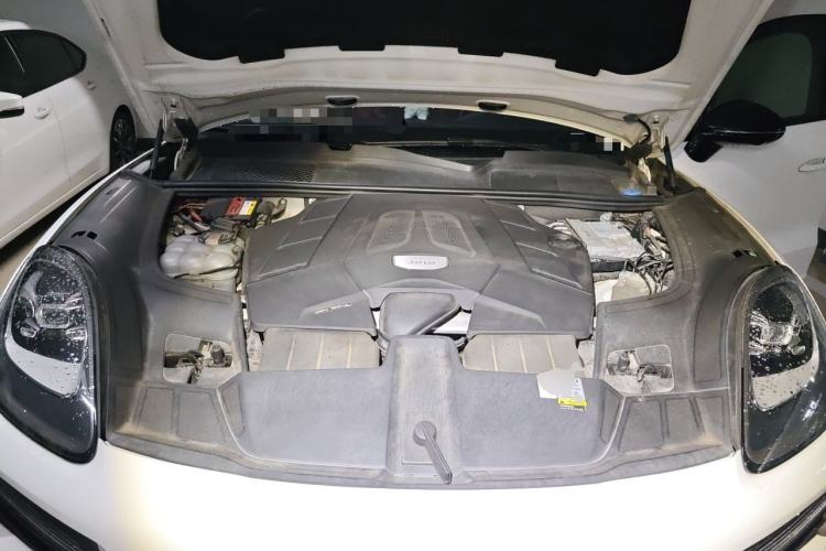 Used Porsche Cayenne 2019 Cayenne Coupé 3.0T Engine Bay