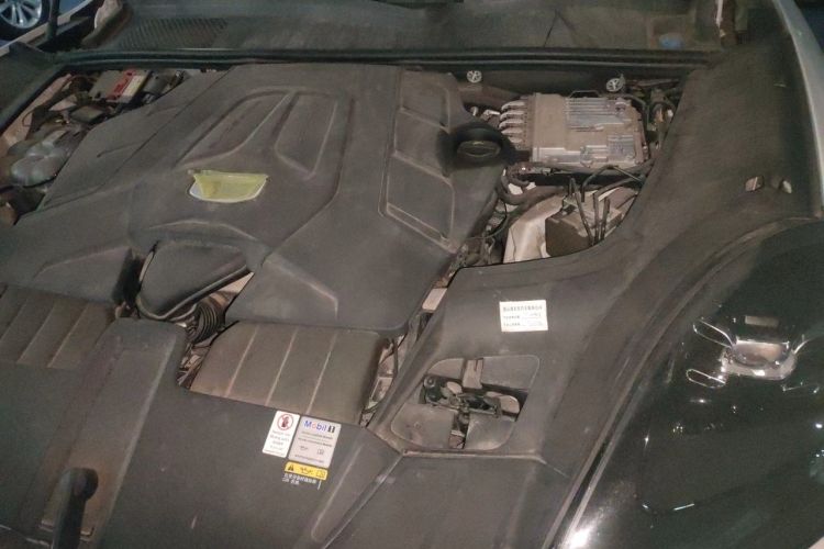 Used Porsche Cayenne 2019 Cayenne 3.0T Engine Bay Left