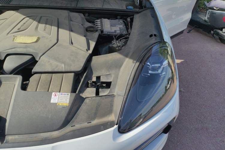 Used Porsche Cayenne 2019 Cayenne 3.0T Engine Bay Left