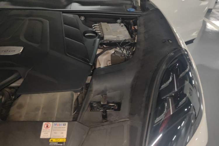 Used Porsche Cayenne 2019 Cayenne 3.0T Engine Bay Left