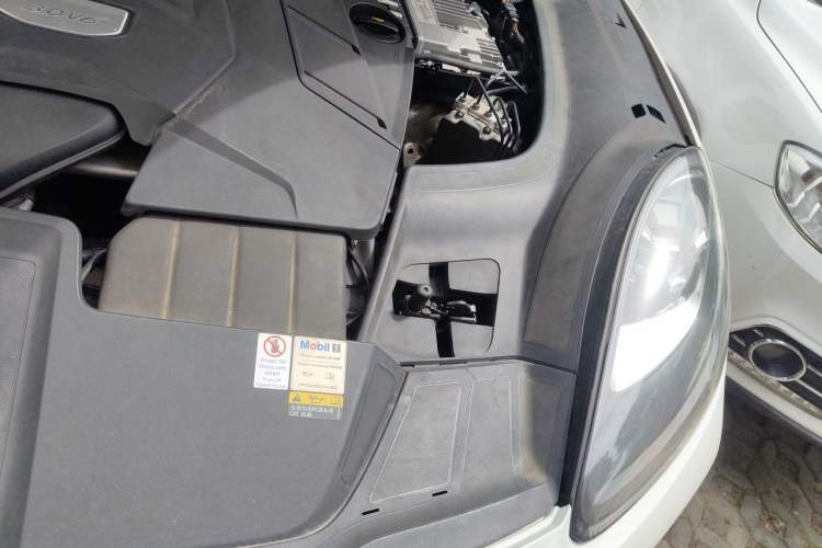 Used Porsche Cayenne 2019 Cayenne 3.0T Engine Bay Left