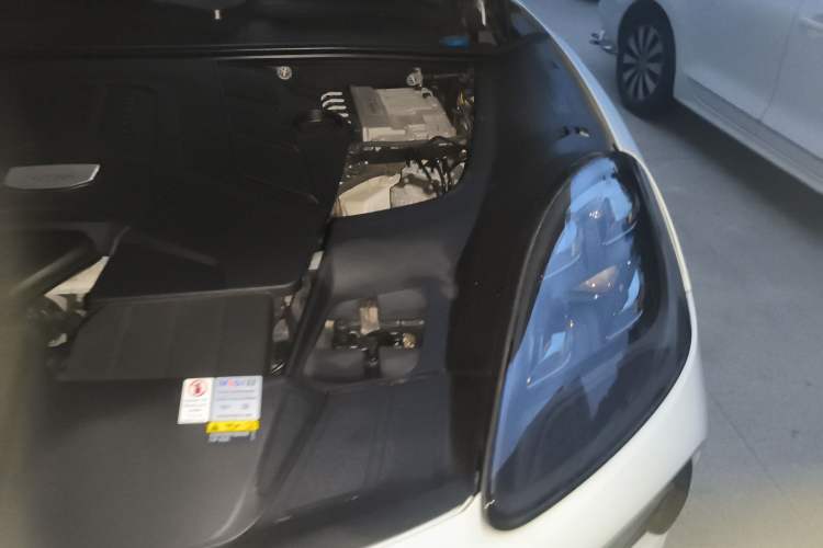 Used Porsche Cayenne 2019 Cayenne 3.0T Engine Bay Left