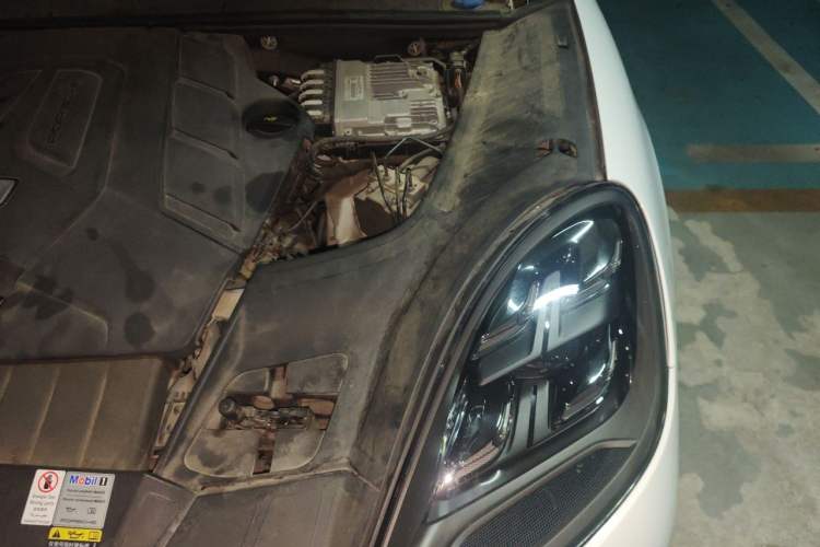 Used Porsche Cayenne 2019 Cayenne 3.0T Engine Bay Left
