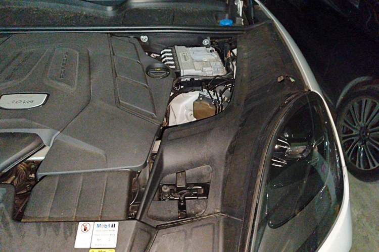 Used Porsche Cayenne 2019 Cayenne 3.0T Engine Bay Left