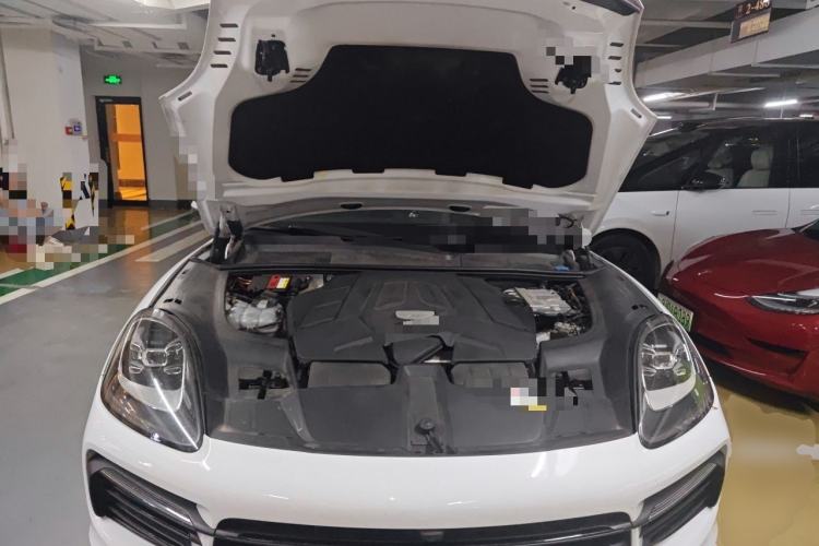 Used Porsche Cayenne 2019 Cayenne Coupé 3.0T Engine Bay