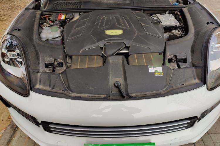 Used Porsche Cayenne 2019 Cayenne 3.0T Engine Bay