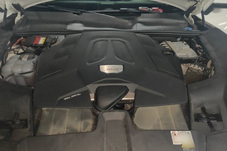 Used Porsche Cayenne 2019 Cayenne 3.0T Engine Bay