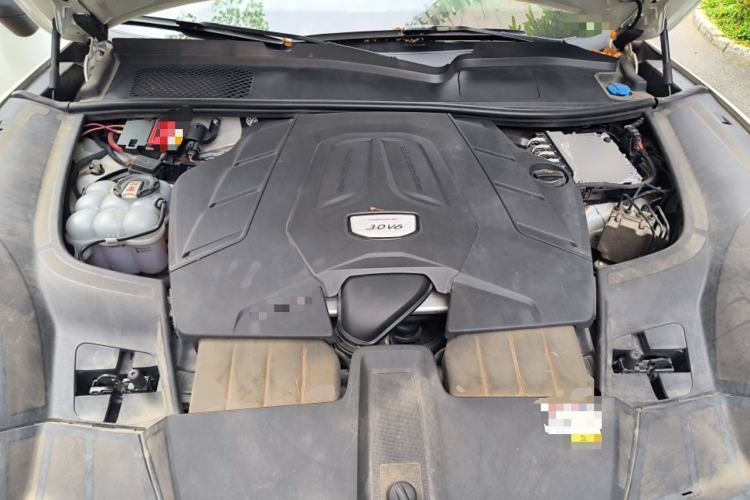Used Porsche Cayenne 2019 Cayenne 3.0T Engine Bay