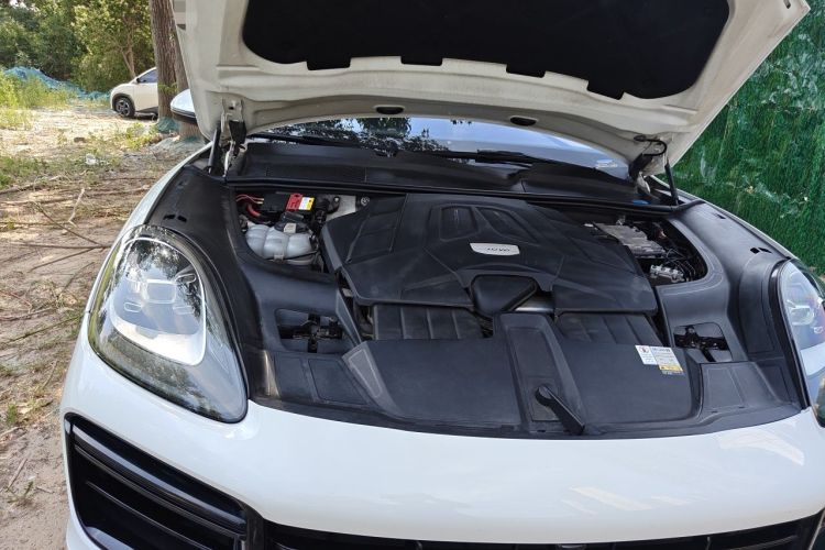 Used Porsche Cayenne 2019 Cayenne 3.0T Engine Bay Right