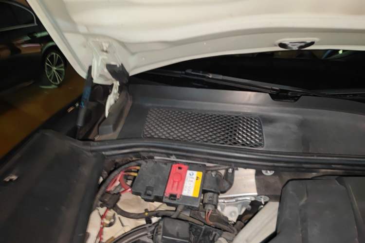 Used Porsche Cayenne 2019 Cayenne 3.0T Engine Bay Right