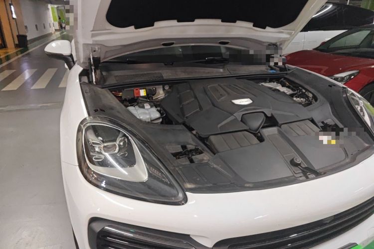 Used Porsche Cayenne 2019 Cayenne Coupé 3.0T Engine Bay Right