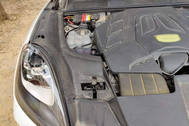 Used Porsche Cayenne 2019 Cayenne 3.0T Engine Bay Right