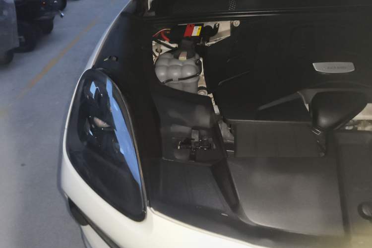 Used Porsche Cayenne 2019 Cayenne 3.0T Engine Bay Right