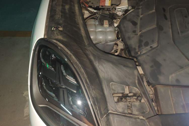 Used Porsche Cayenne 2019 Cayenne 3.0T Engine Bay Right