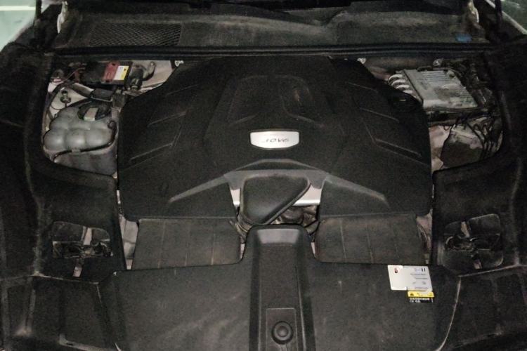 Used Porsche Cayenne 2019 Cayenne Coupé 3.0T Engine Bay