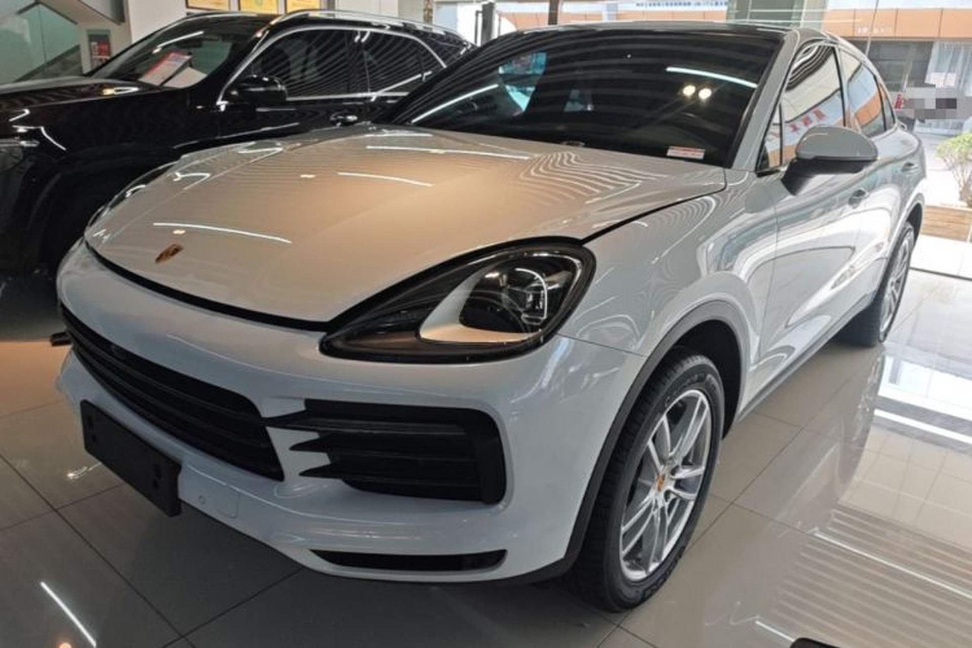 Used Porsche Cayenne 2019 Cayenne Coupé 3.0T Front Left 45 Deg
