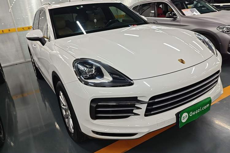 Used Porsche Cayenne 2019 Cayenne 3.0T Front Right 45 Deg
