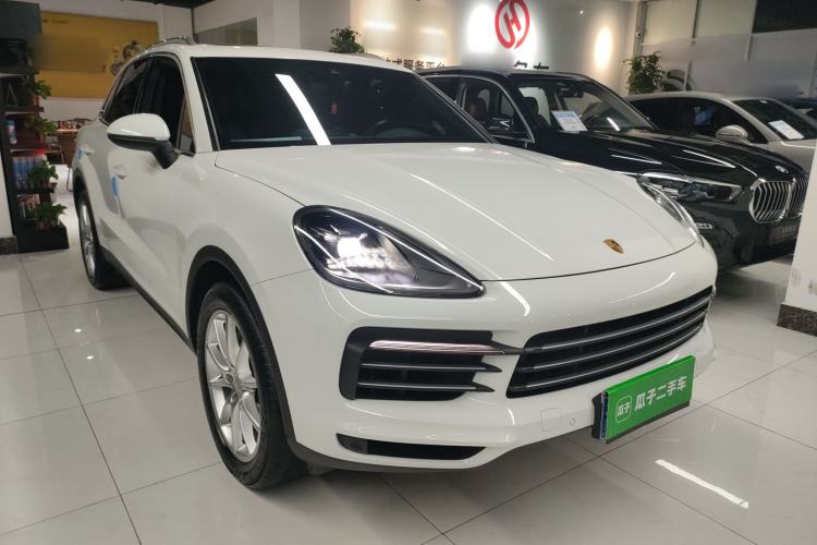 Used Porsche Cayenne 2019 Cayenne 3.0T Front Right 45 Deg